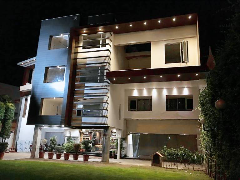 Hotel Amar Palace