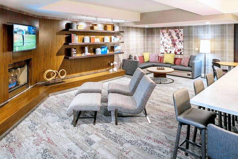 Courtyard by Marriott Portland North — photo 3