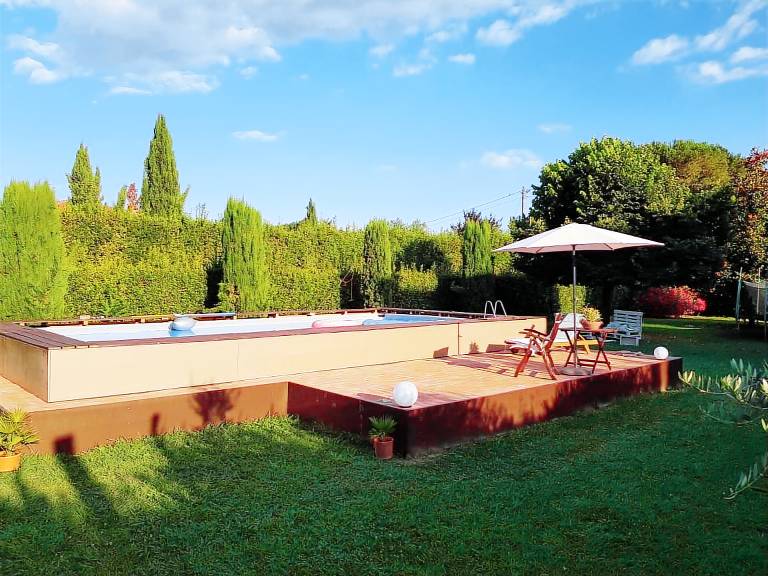 Vacation home with garden, barbecue & patio — photo 4