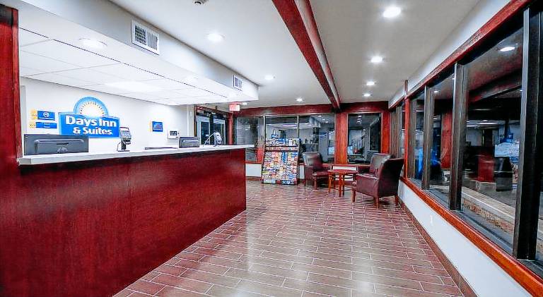 Days Inn & Suites by Wyndham Wisconsin Dells — photo 4