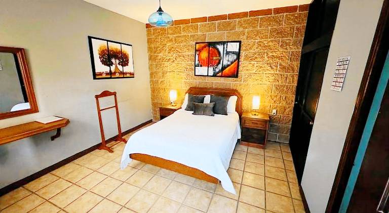 Hotel La Roca in Ezequiel Montes