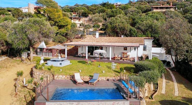 Villa with pool & jacuzzi in Quartu Sant'Elena