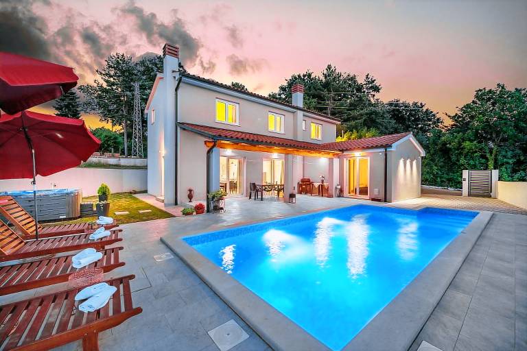 Ferienhaus in Kujići, Krnica f&uuml;r max. 9 Personen