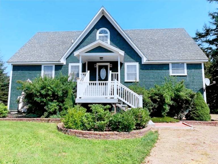 House  Eastport