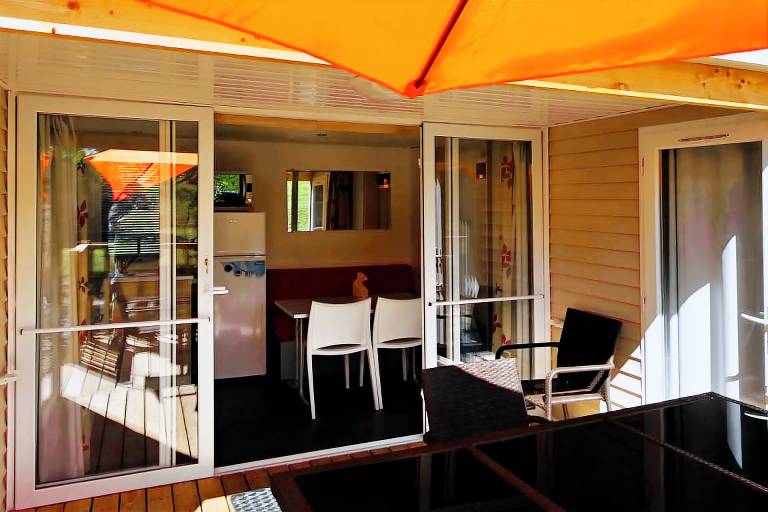 Mobile home with patio & barbeque — photo 5
