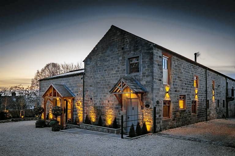 Cottage with garden, grill & jacuzzi in Harrogate