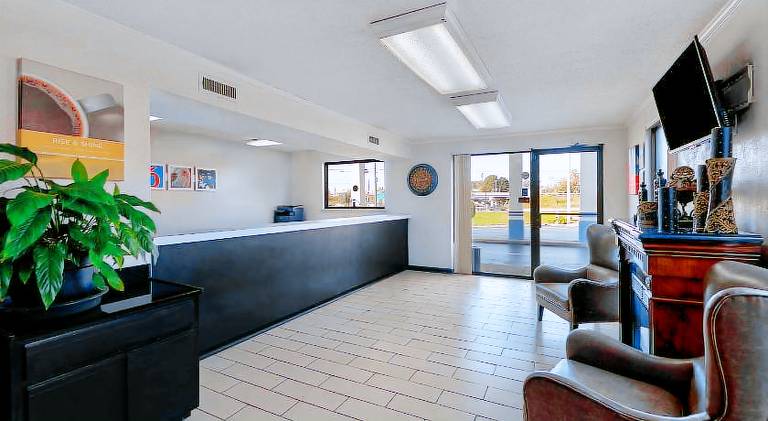 Motel 6 Cookeville, TN — photo 2