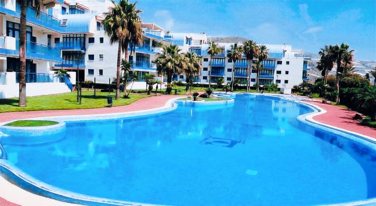 Rental apartment with pool in Granada