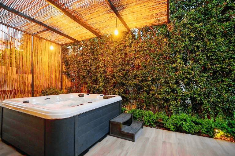 Apartment with jacuzzi | Dogs allowed — photo 3