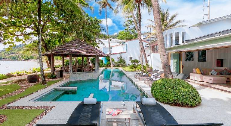 Villa with pool — photo 3