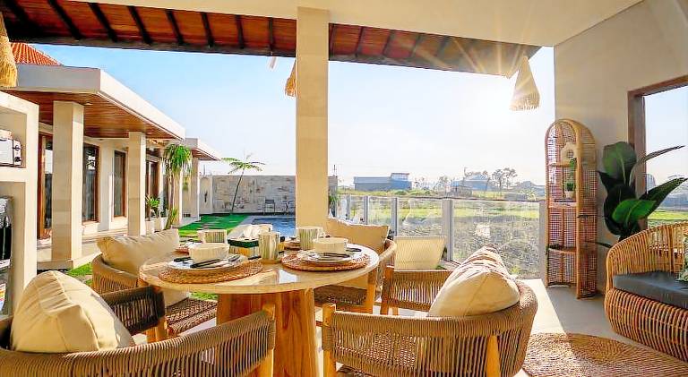 Big villa with terrace, pool & yard | Perfect for remote work | Dogs allowed — photo 4