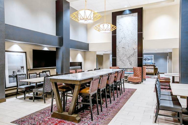 Hampton Inn & Suites Reno/Sparks — photo 3