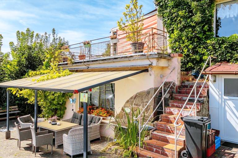 Vacation home with grill & patio — photo 3