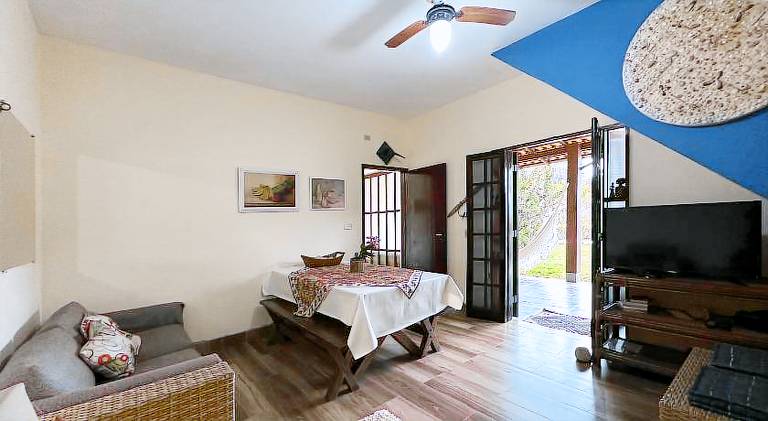 Vacation home with pool — photo 2