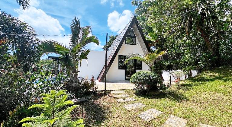 Villa with pool in Silang