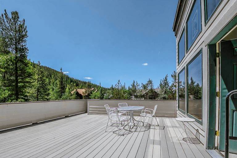 House with patio — photo 3