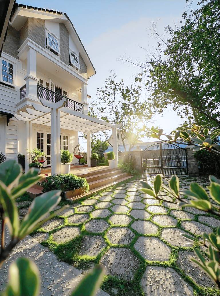 Apartment with yard, hot tub & BBQ | Perfect for remote work | Dogs allowed — photo 4