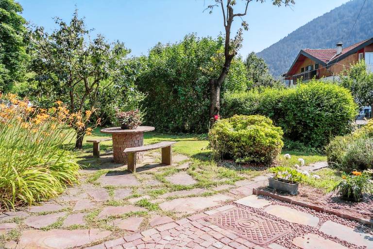 Apartment 'Lases Piano Terra' with Mountain View, Private Terrace and Wi-Fi in Baselga di Pine