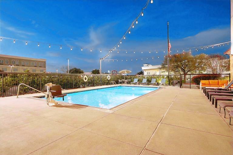 Hampton Inn & Suites San Marcos — photo 2