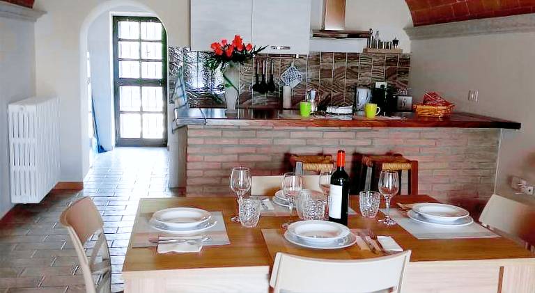 Vacation home with terrace, grill & yard — photo 3