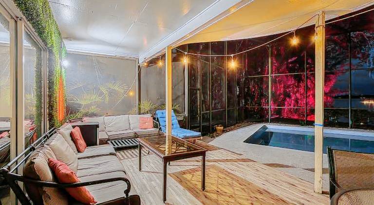 Vacation home with jacuzzi & pool — photo 3