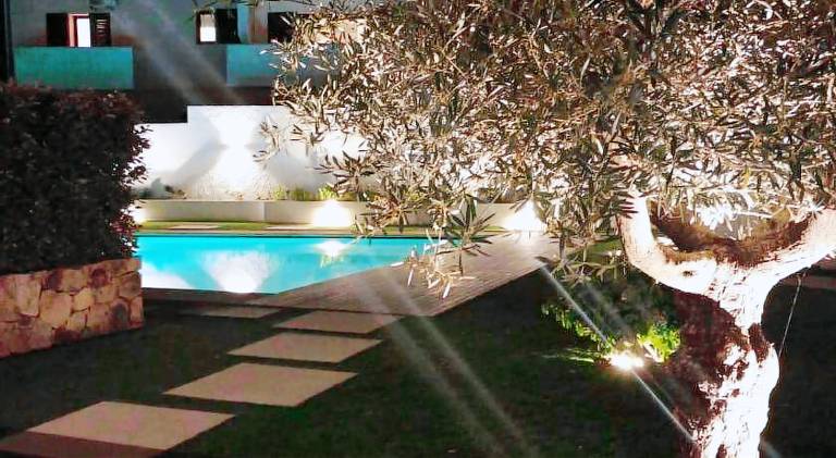 Apartment with pool — photo 2