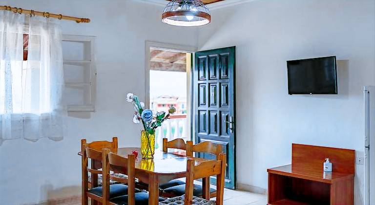Wonderful rental apartment with garden & patio | Beach nearby | Dogs allowed in Corfu
