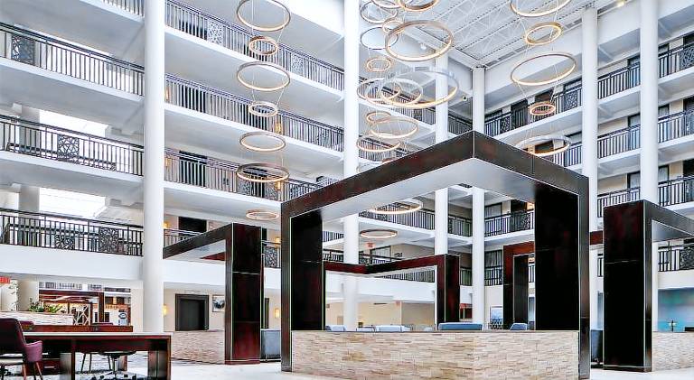 Embassy Suites by Hilton Syracuse — photo 3
