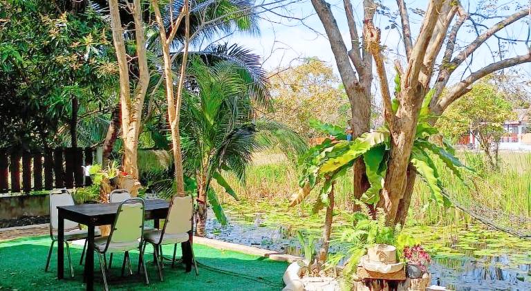 House with pool in Phetchaburi