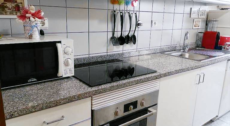 Rental apartment with yard & terrace | Near Igreja do Carmo | Suitable for remote work — photo 4
