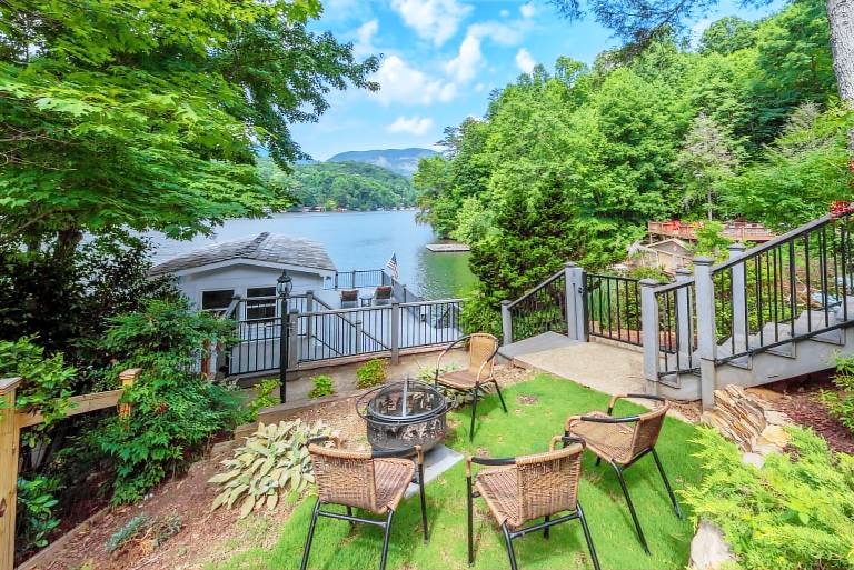 Lakeshire on Lake Lure I 3 BR, Lakefront Views! in Lake Lure, NC