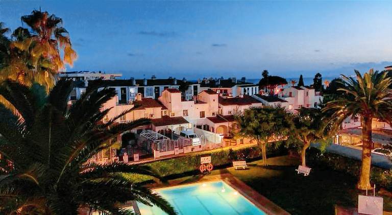 Holiday apartment with yard, patio & private pool | Next to the beach | Dogs allowed — photo 2