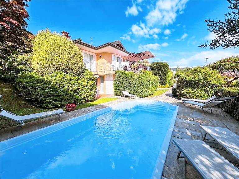 Fully equipped villa with yard, barbecue & patio | Lake view | Dogs allowed — photo 3