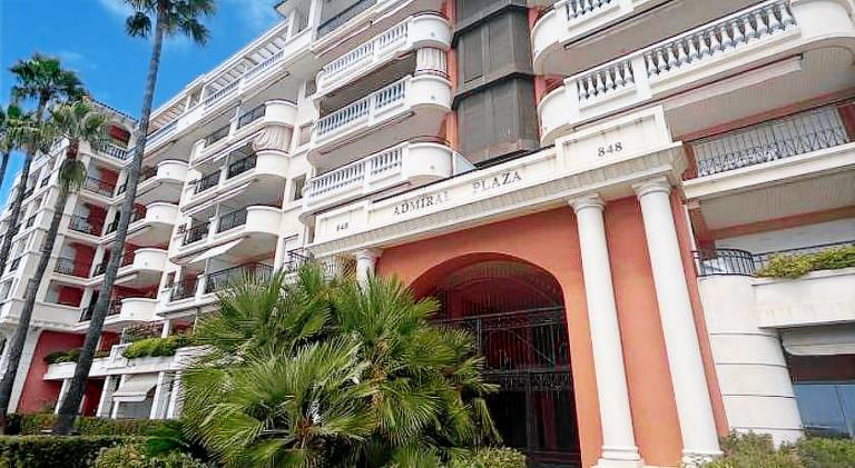 Rental apartment with 1 room for 5 persons in Menton