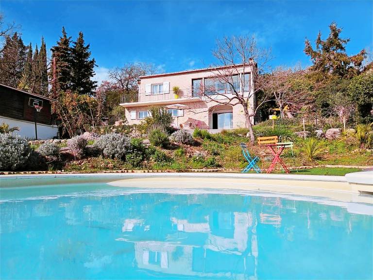 Villa  Carros