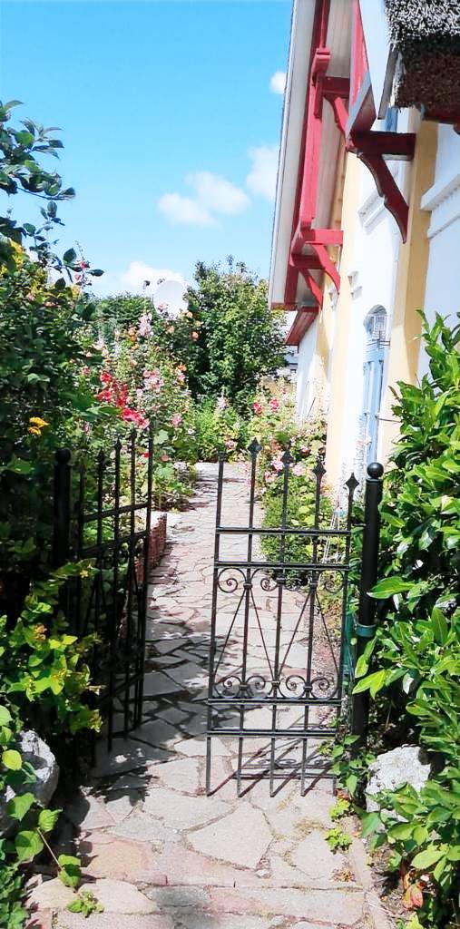 Ferienhaus „Helge“ – Wohlfühl-Doppelhaushälfte mit Gartenidylle im historischen Groß Schoritz — photo 2
