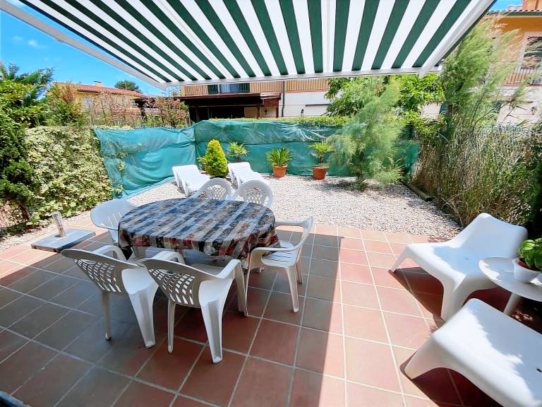House with terrace, pool & garden — photo 5
