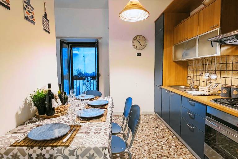 Apartment with patio — photo 4