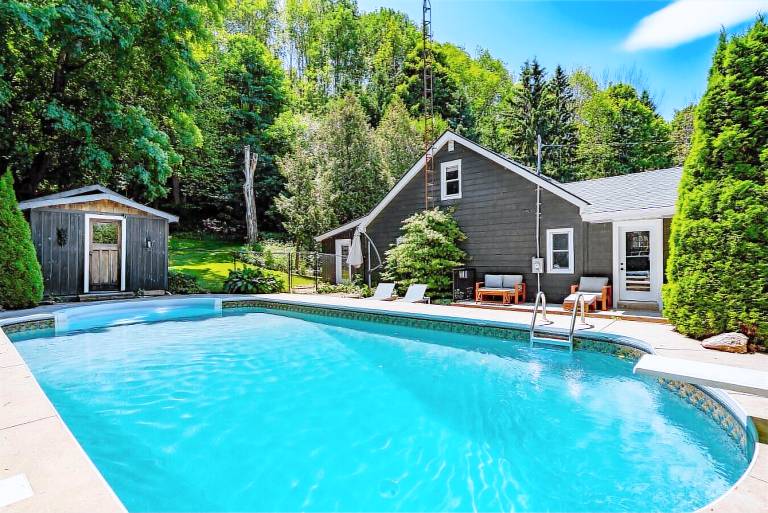 Cabin  Meaford
