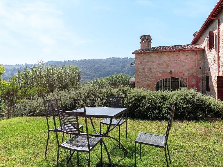 Vacation home with garden & barbecue — photo 3