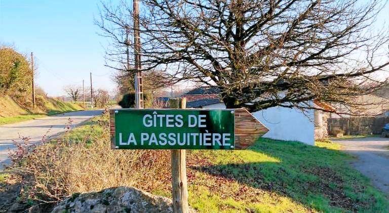 Pleasant vacation home with terrace, barbeque & garden | Suitable for remote work | Pets allowed in Bressuire