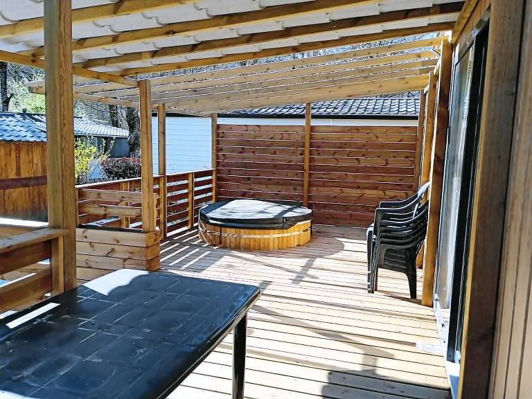 Beautiful chalet with grill, terrace & jacuzzi | Pet-friendly — photo 5