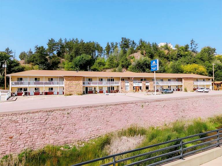 Americas Best Value Inn by the River Hot Springs in Hot Springs, SD