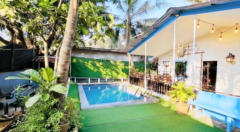 Villa with pool & yard — photo 3