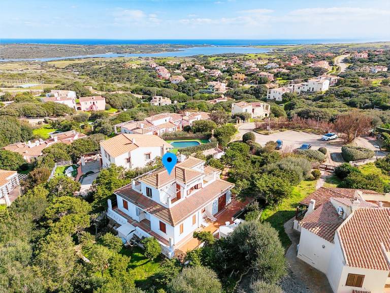 Villa with barbeque & garden in Stintino