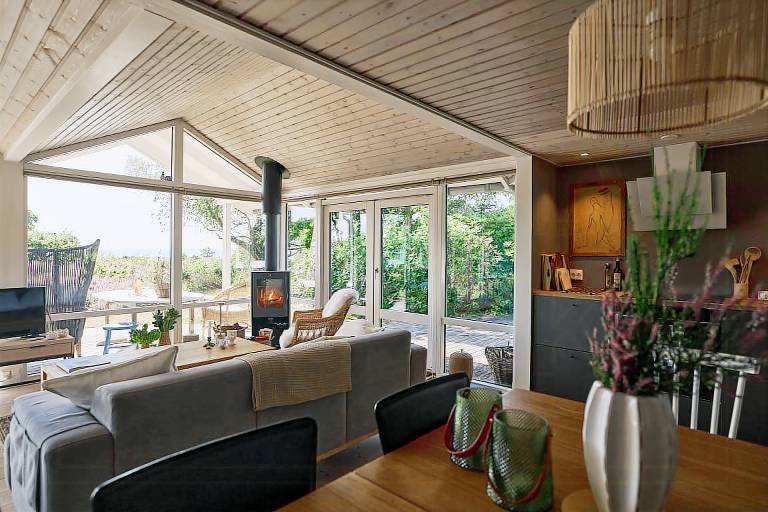 Holiday home on natural grounds with sea views — photo 3