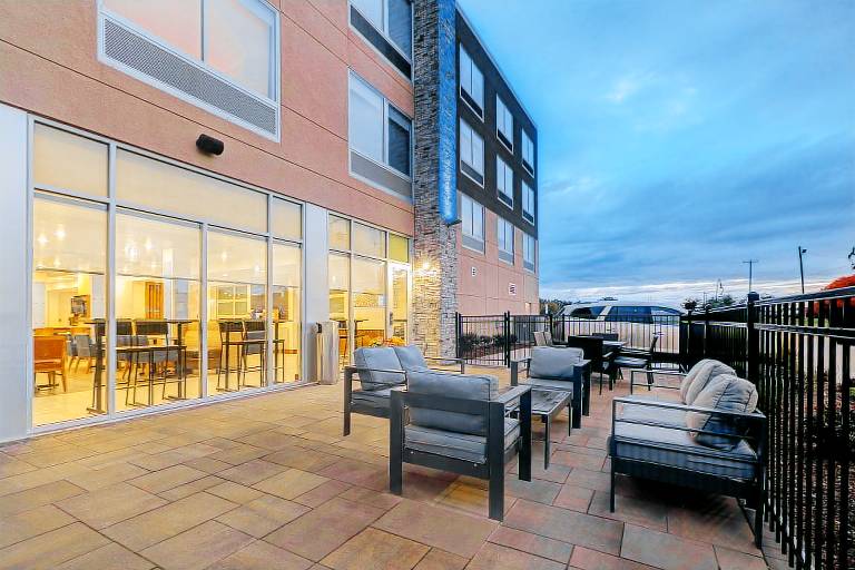 Holiday Inn Express & Suites Grand Rapids South - Wyoming By IHG — photo 4