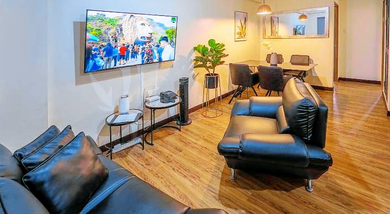 Serviced apartment with patio — photo 2
