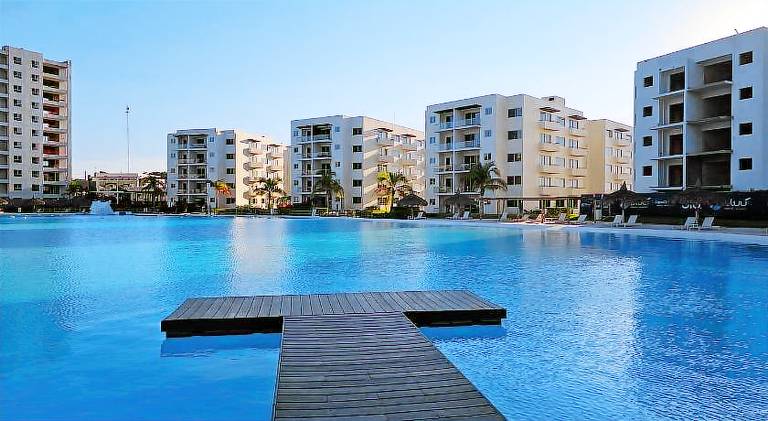 Serviced apartment with garden, terrace & pool in Mazatlán