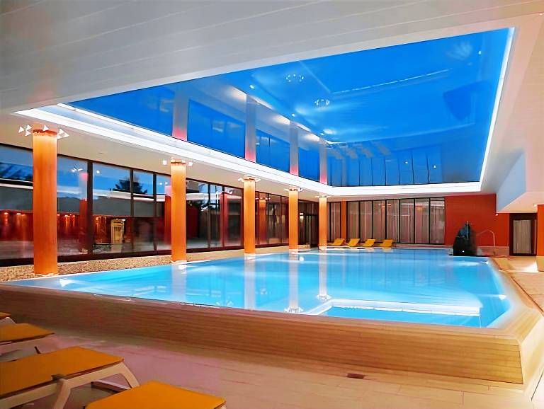 Serviced apartment with pool, sauna & terrace — photo 2